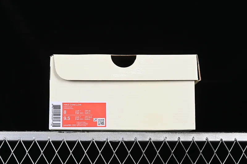 All categories Nk SB Dunk series Nk SB Dunk Low low-top sneakers F version Nk SB Dunk Low suede wheat SB low-top casual sneakers AA4061-200